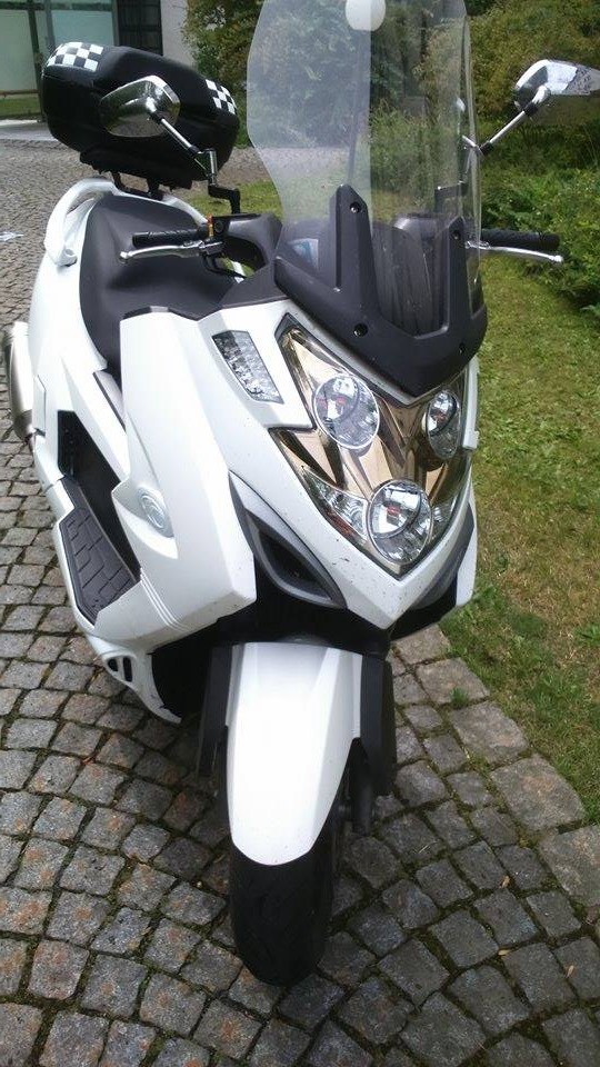 Kymco weiß 2.jpg